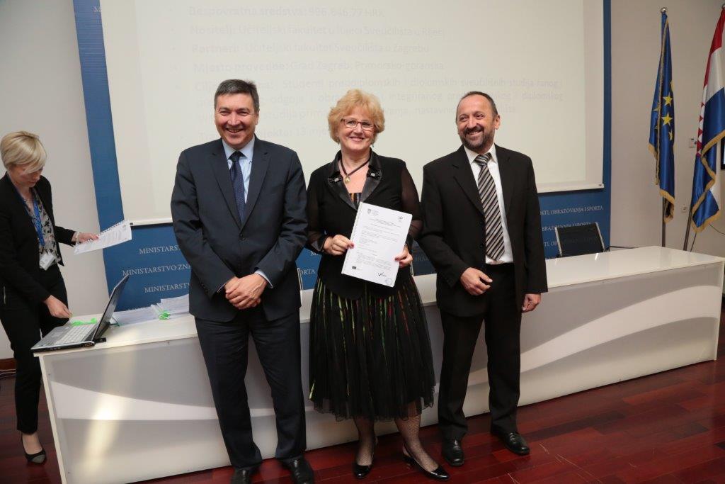 Potpisivanje ugovora 2